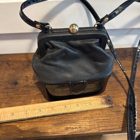 Vintage 80’s Diamicci black crossbody black with two compartments - Picture 4 of 11